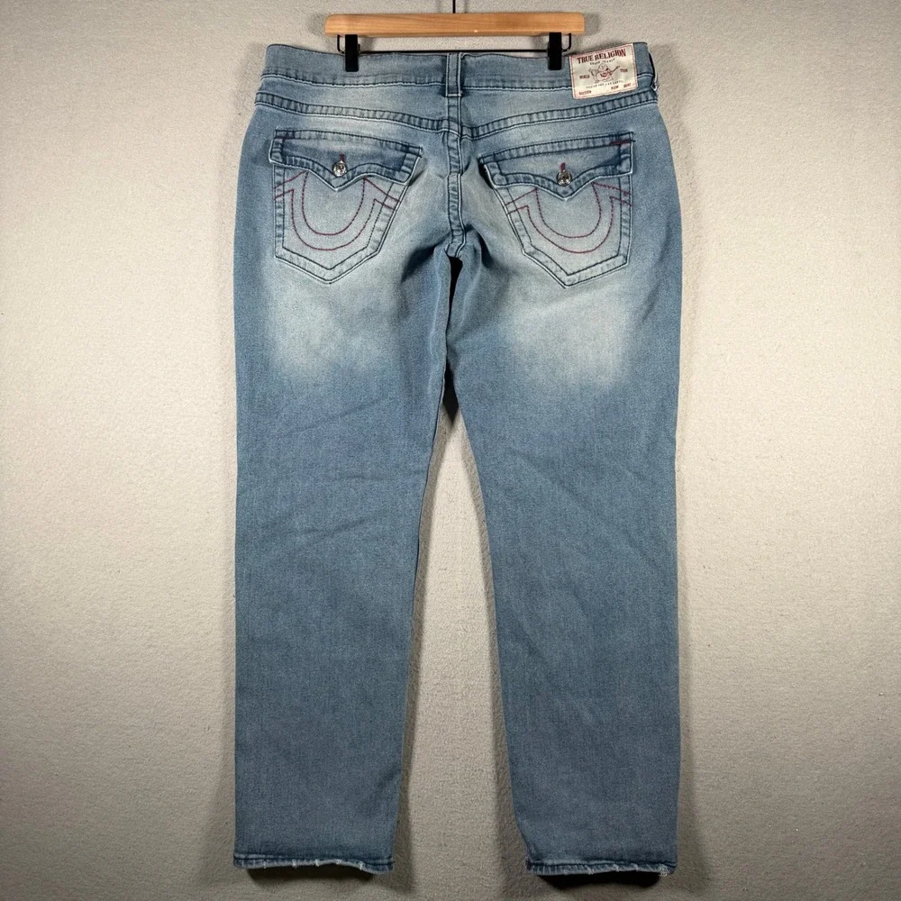 True Religion Geno Relaxed Slim Light Wash Denim Jeans Mens 38 57795-00 Blue